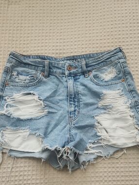 American Eagle Outfitters Light Wash Distressed Denim Shorts Size 12